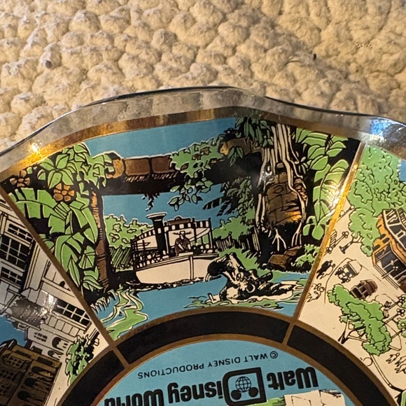 Walt Disney World Vintage Souvenir Plate/Ashtray 🐭🫣 - Picture 6 of 11